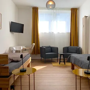  Appartement Alles Komplett - 2 Schlafzimmer, Grosse Kueche, Bad