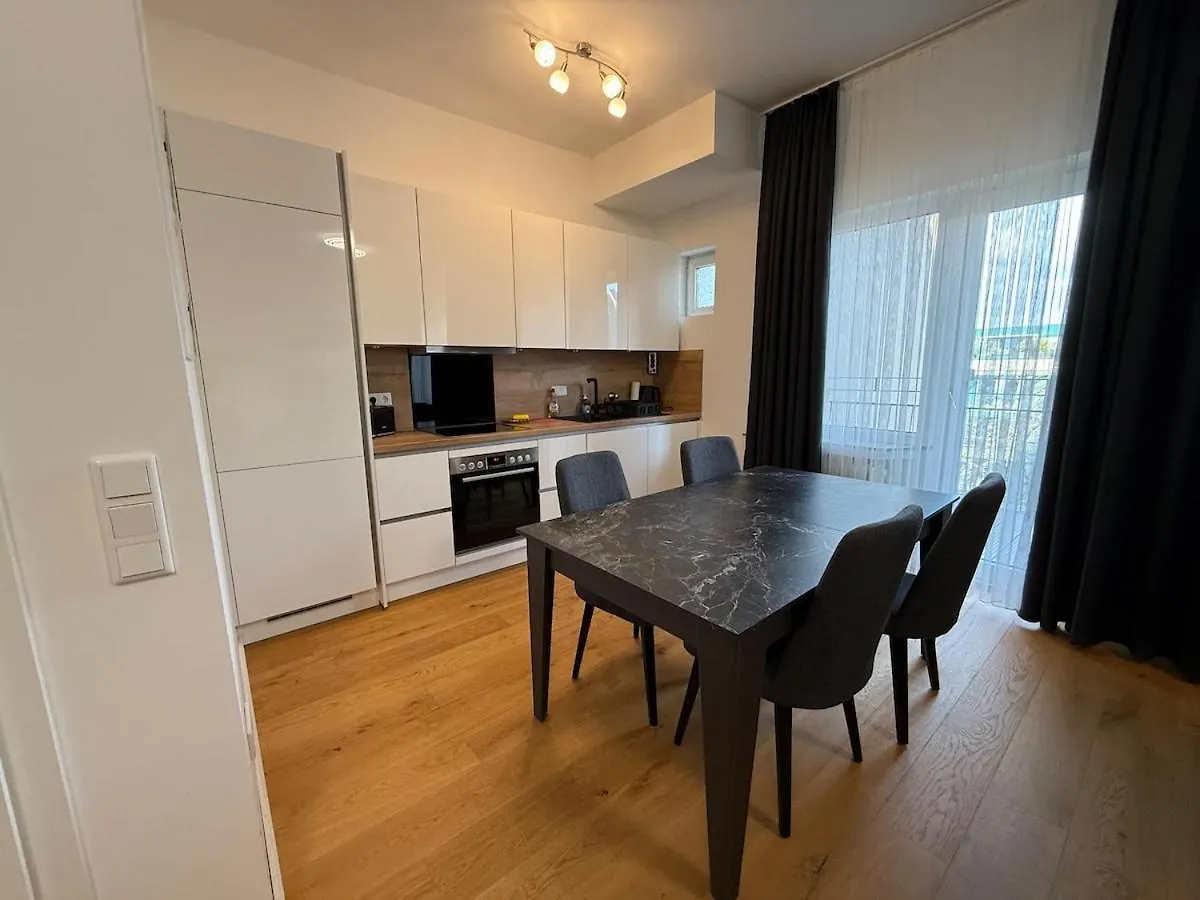 2 Zimmer Wohnung auf den Kölner Ringen! 0*, Cologne Germany