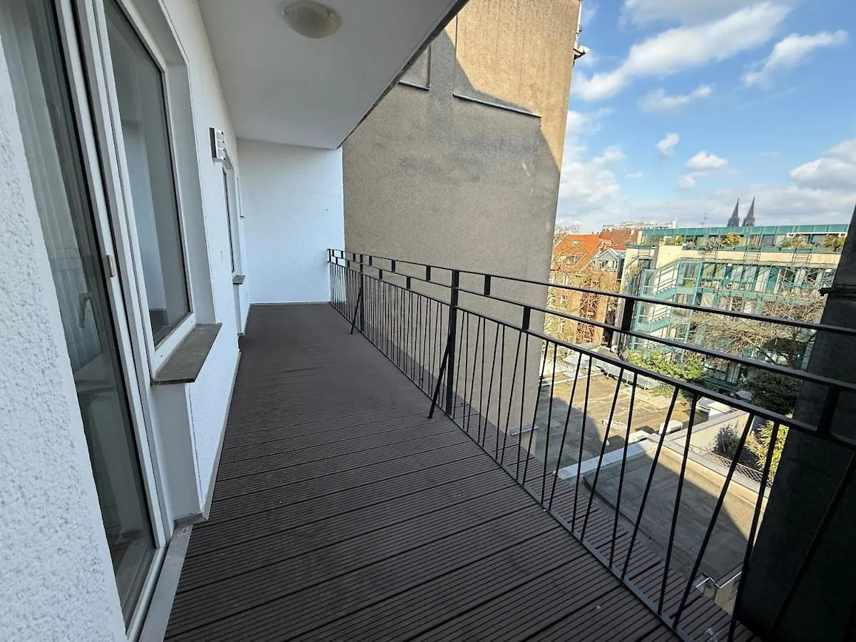 Apartment 2 Zimmer Wohnung auf den Kölner Ringen! Germany
