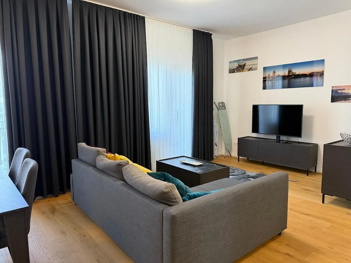 Apartment 2 Zimmer Wohnung auf den Kölner Ringen!