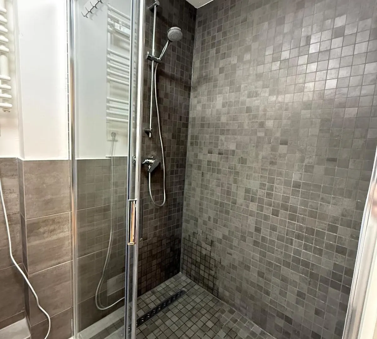2 Zimmer Luxurioese Wohnung Cologne