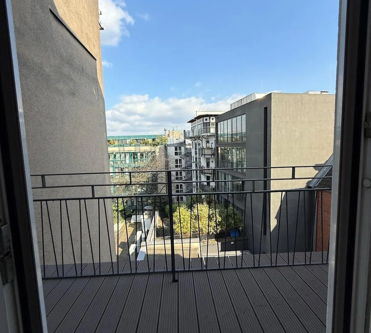 2 Zimmer Wohnung auf den Kölner Ringen! Apartment